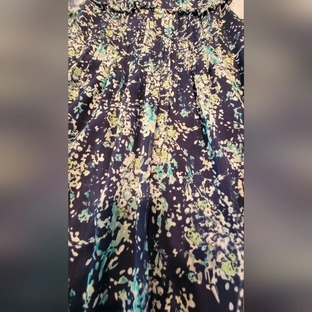 Sleeveless Roz & Ali Flutter Dress - Picture 4 of 6